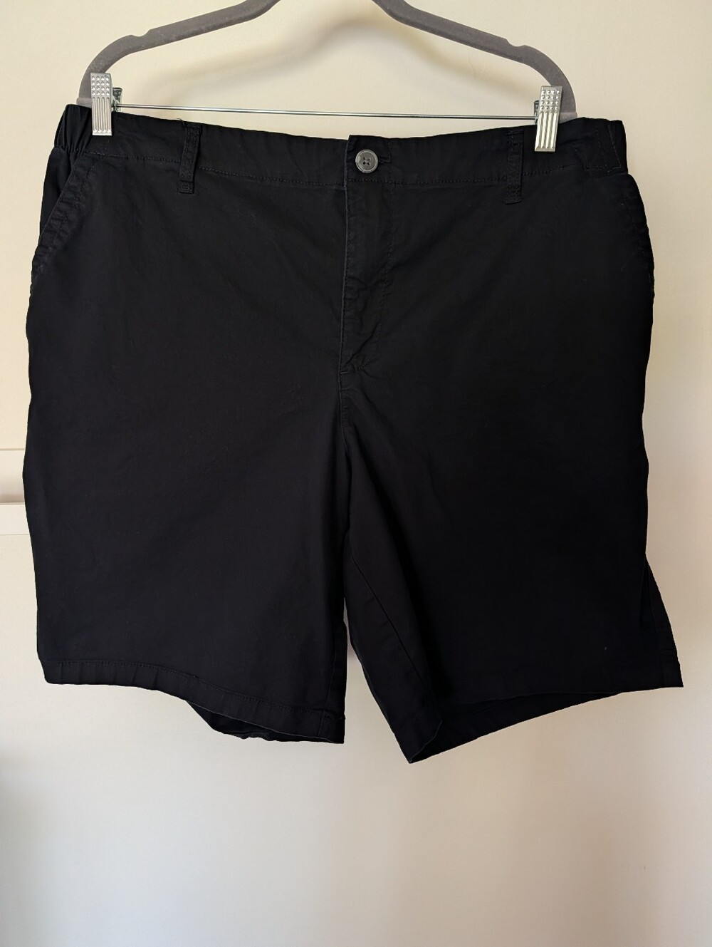 Old Navy Black OGC Chinos Women's Shorts Size XL Modest 9" Ins Stretch Cotton